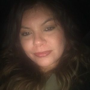 Meet your Posher, Gladis